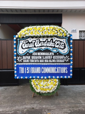 Papan Bunga Duka di Duduksampeyan